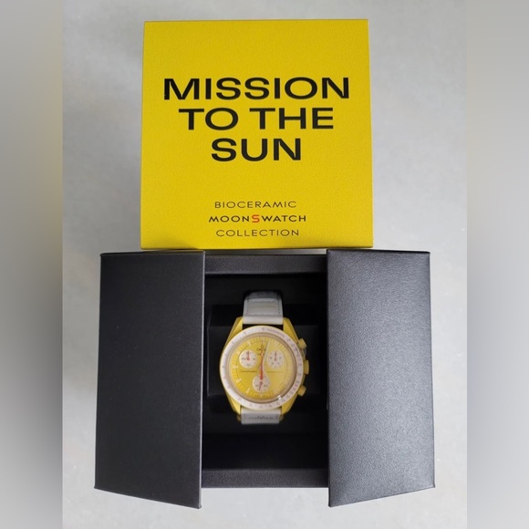 Omega X Swatch Bioceramic Moonswatch Mission to Sun - Picture 5 of 12
